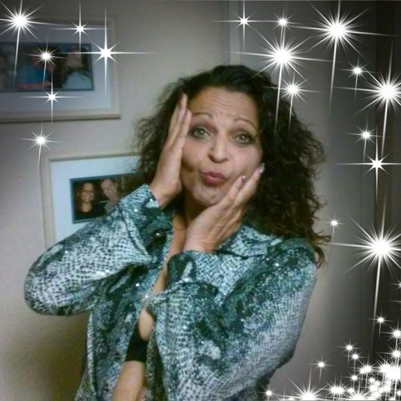 Meet your Posher, Laura - Picture 1 of 1